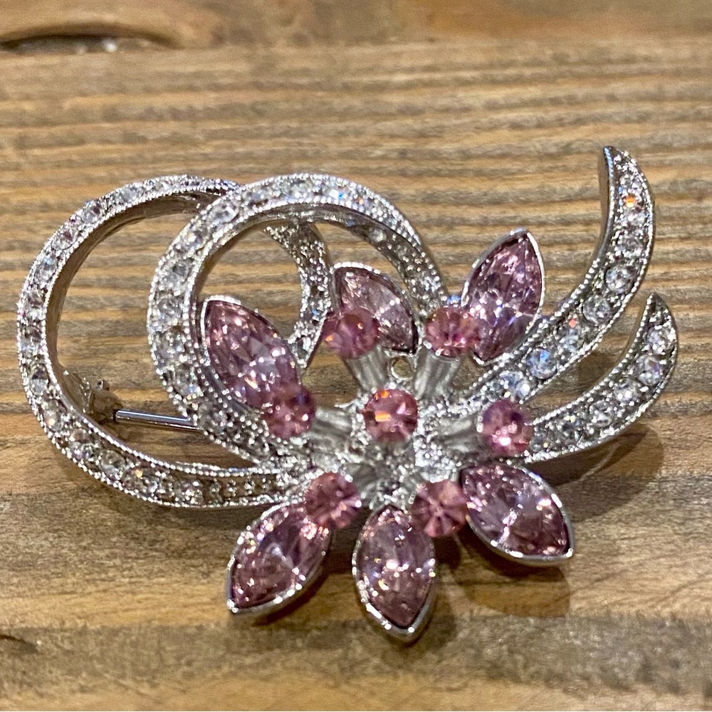 NIB Adrian Buckley England Jewellery Pink Brooch